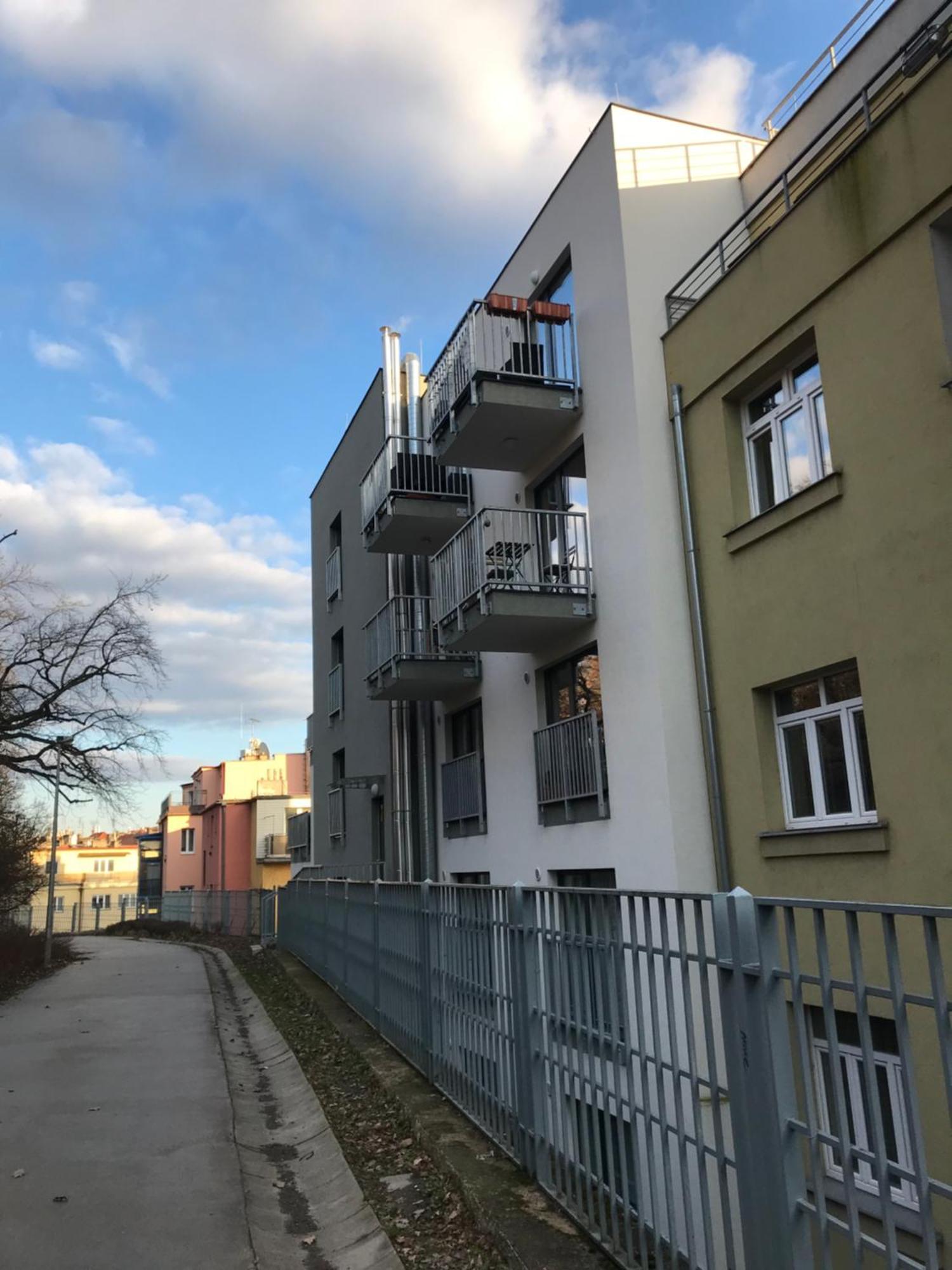 Residence Park Klamovka Praag Buitenkant foto
