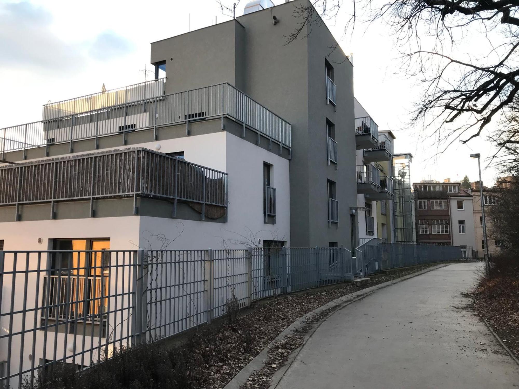 Residence Park Klamovka Praag Buitenkant foto